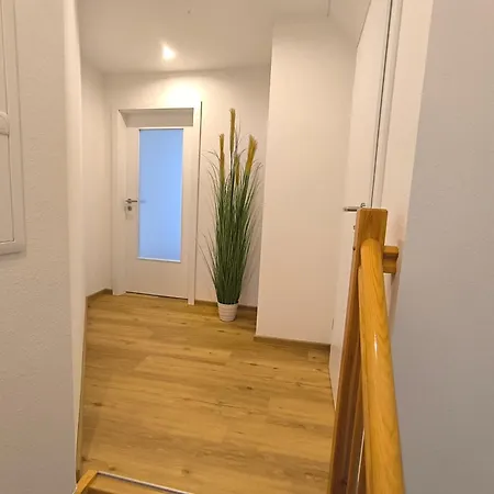 100qm - Grosszuegige Gaestewohnung Zum Wohlfuehlen דירה