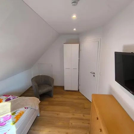 דירה 100qm - Grosszuegige Gaestewohnung Zum Wohlfuehlen *