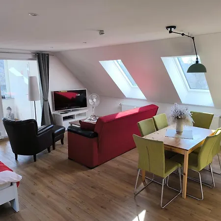 Apartment 100qm - Grosszuegige Gaestewohnung Zum Wohlfuehlen *