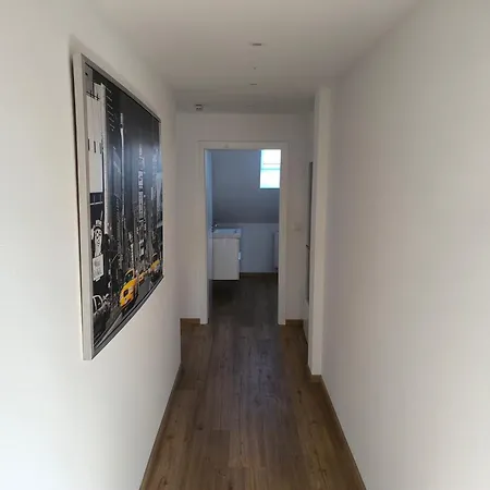 100qm - Grosszuegige Gaestewohnung Zum Wohlfuehlen זנדה