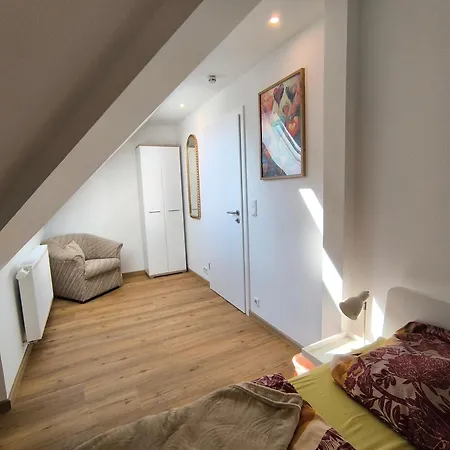 100qm - Grosszuegige Gaestewohnung Zum Wohlfuehlen * זנדה